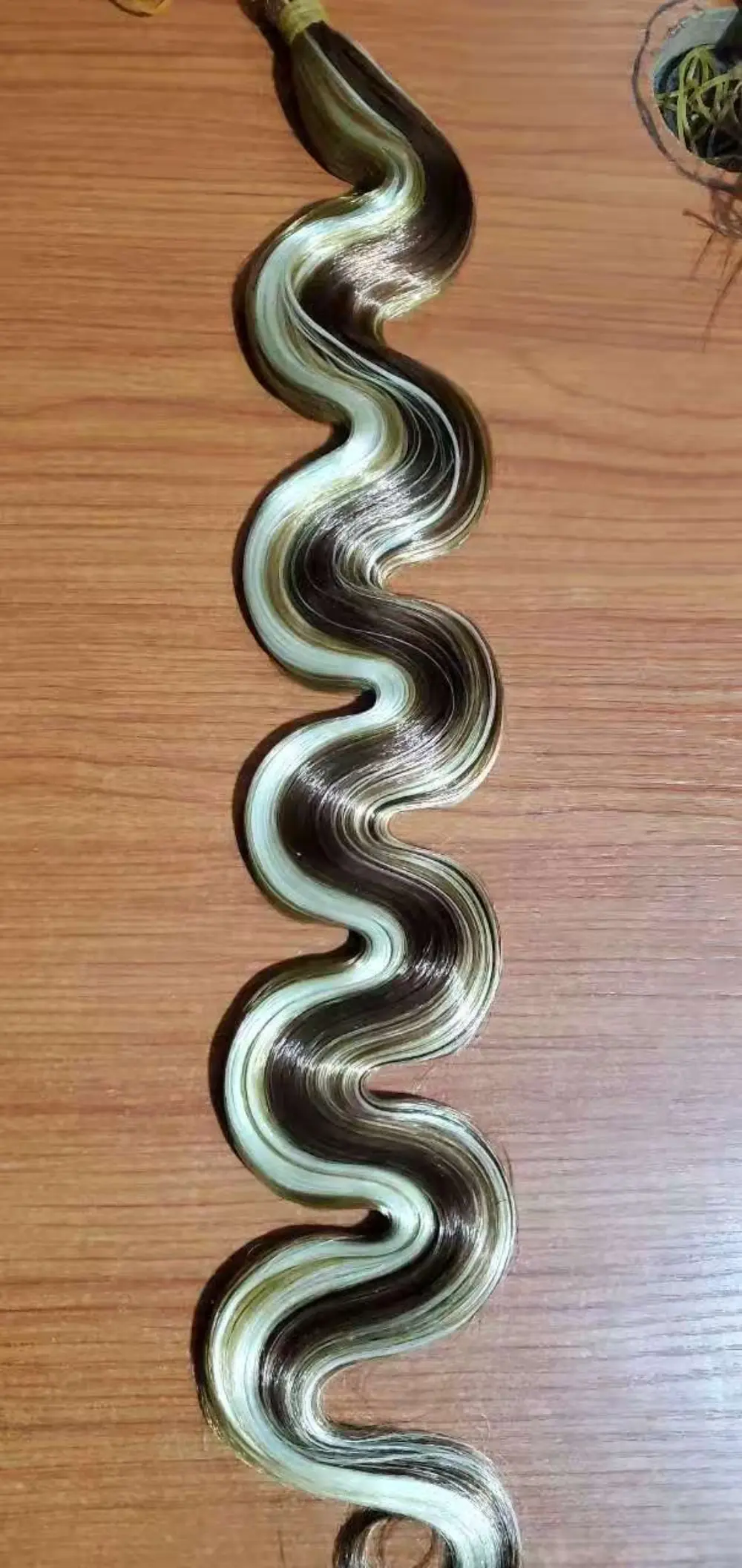 Elite Body Wave Piano Color Black Gold view 1
